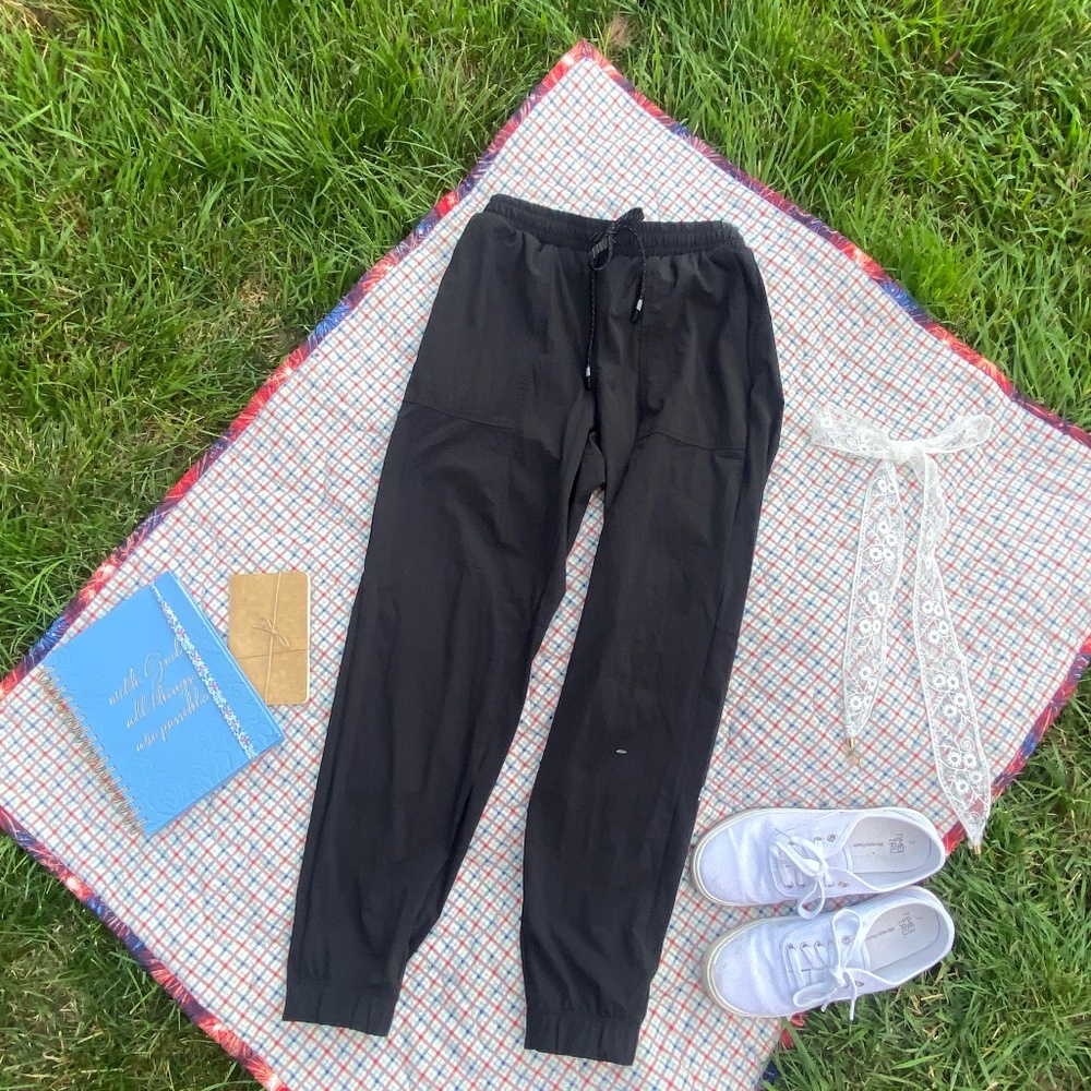 🖤 Fabletics Black Joggers – Size XX Small – $16
